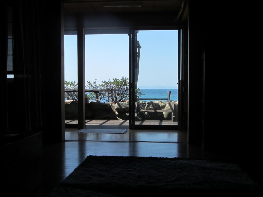 Amakusa West Coast Backpackers Fu-Raibou Hostel Buitenkant foto