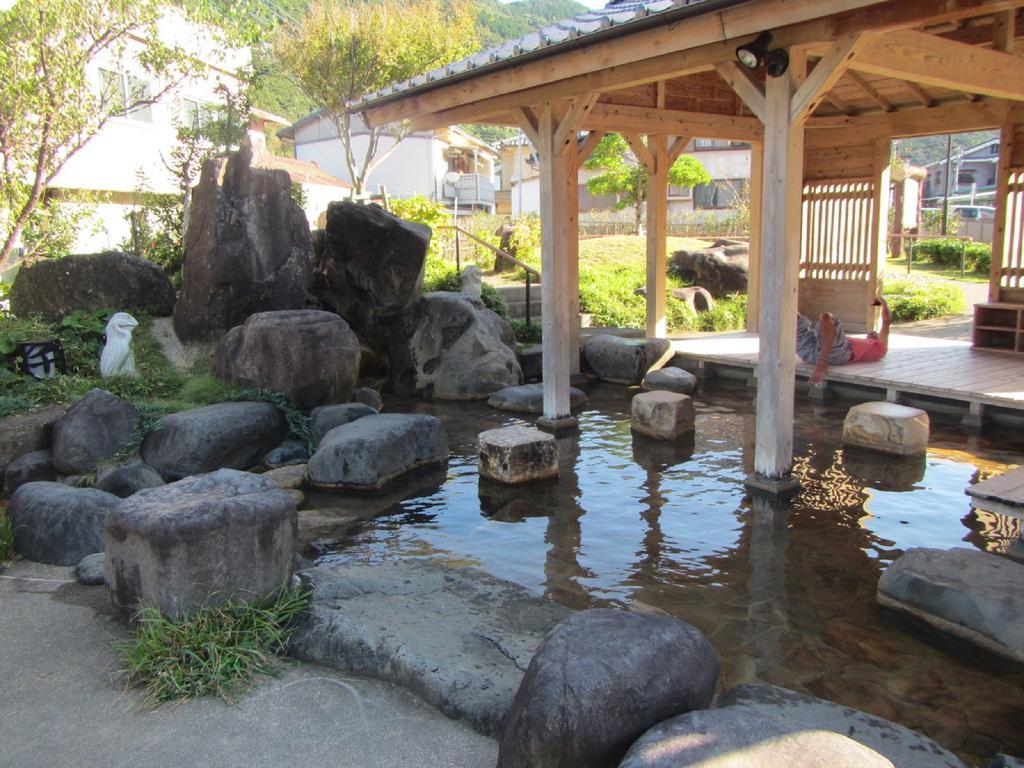 Amakusa West Coast Backpackers Fu-Raibou Hostel Buitenkant foto